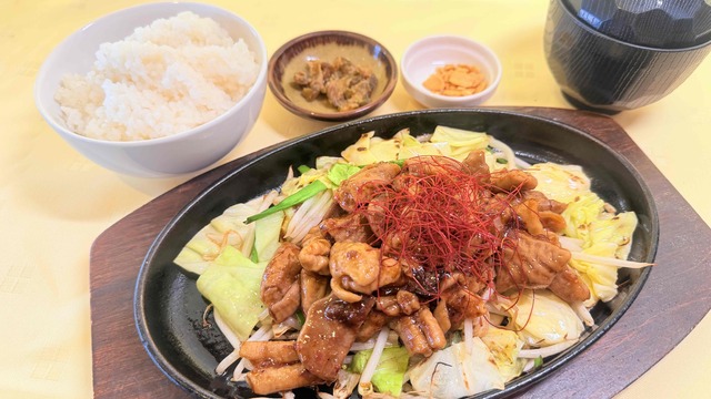 ホルモン鉄板焼き