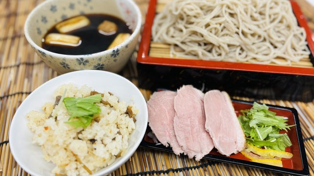 紅葉鴨汁蕎麦（きのこご飯付き）