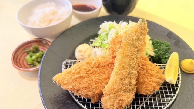 海鮮フライ定食（鰆、イカ、アスパラガス）